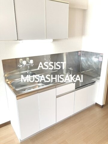 物件内観写真6　(写真：設備同仕様の別号室です)