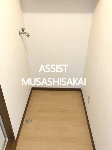 物件内観写真10　(写真：設備同仕様の別号室です)