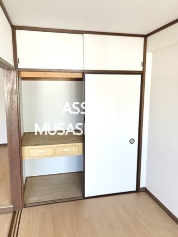 物件内観写真13　(写真：設備同仕様の別号室です)