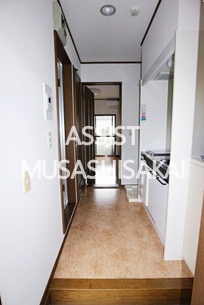 物件内観写真9　(写真：設備同仕様の別号室です)