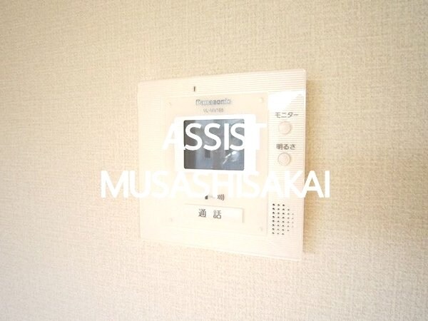 物件内観写真12　(写真：設備同仕様の別号室です)