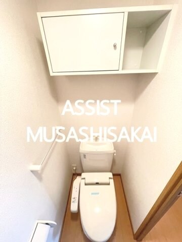 物件内観写真9　(写真：設備同仕様の別号室です)