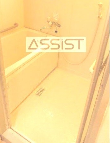 物件内観写真8　(写真：設備同仕様の別号室です)