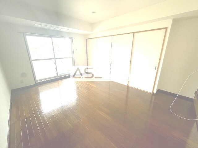 物件内観写真12　(写真：設備同仕様の別号室です)