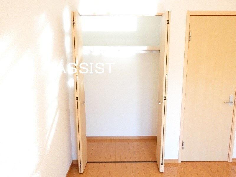 物件内観写真10　(写真：設備同仕様の別号室です)