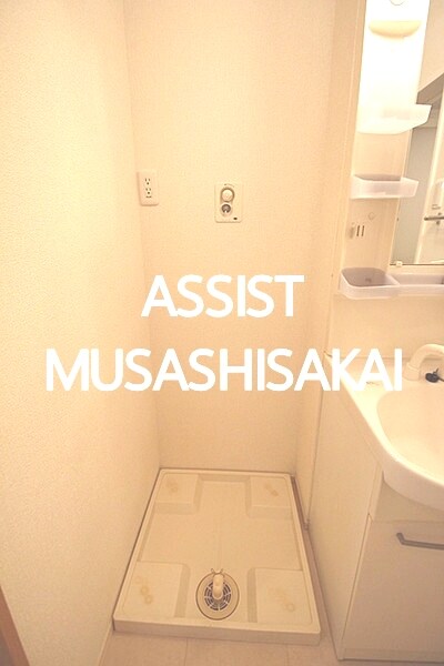 物件内観写真6　(写真：設備同仕様の別号室です)