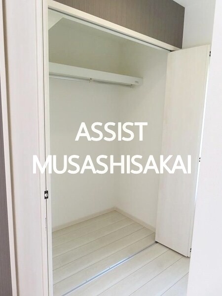 物件内観写真11　(写真：設備同仕様の別号室です)