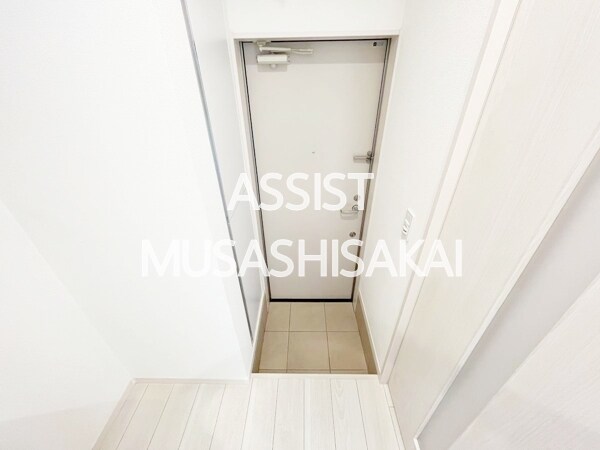 物件内観写真12　(写真：設備同仕様の別号室です)