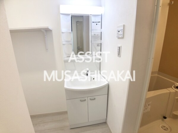 独立洗面台(写真：設備同仕様の別号室です)