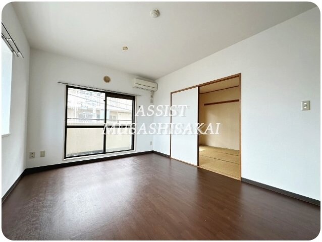 物件内観写真12　(写真：設備同仕様の別号室です)