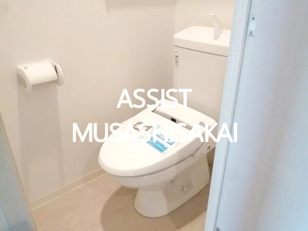 トイレ(写真：設備同仕様の別号室です)