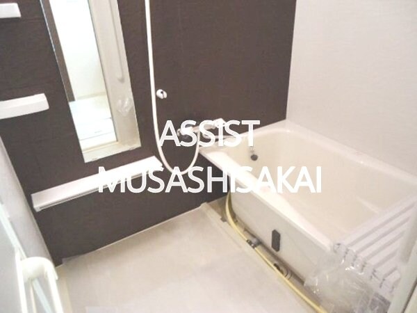 物件内観写真5　(写真：設備同仕様の別号室です)