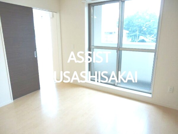 物件内観写真9　(写真：設備同仕様の別号室です)