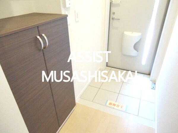 物件内観写真12　(写真：設備同仕様の別号室です)