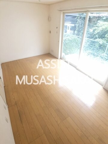 物件内観写真19　(写真：設備同仕様の別号室です)