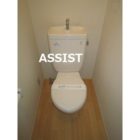 物件内観写真7　(写真：設備同仕様の別号室です)