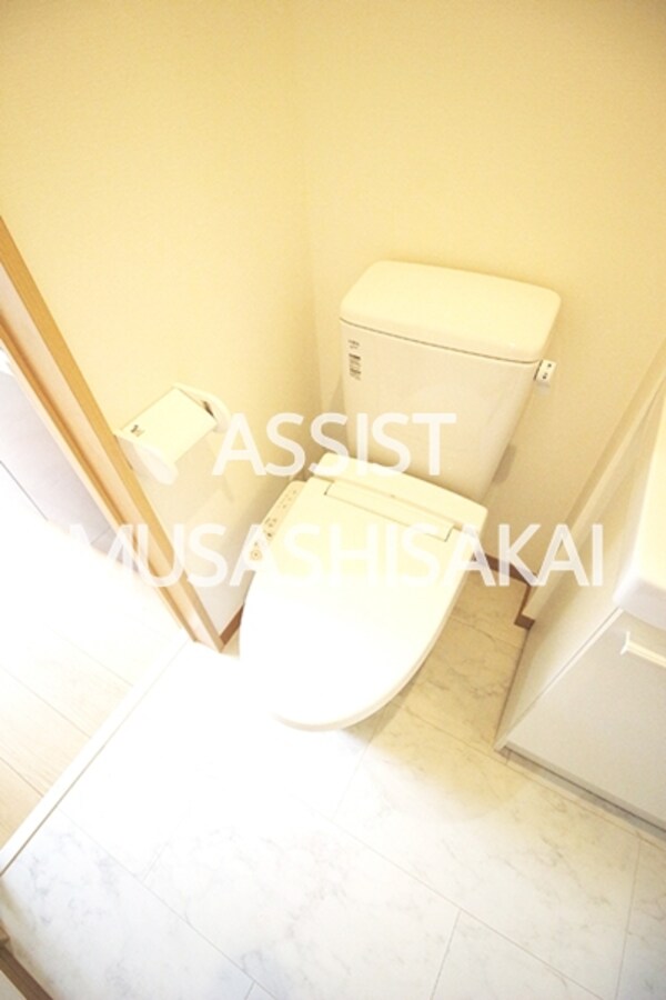 トイレ(写真：設備同仕様の参考写真です)