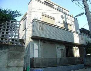 イーストハウス外観写真