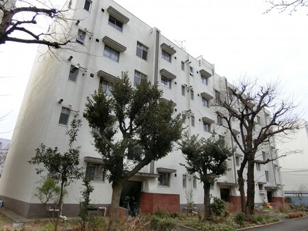 烏山北住宅５号棟外観写真