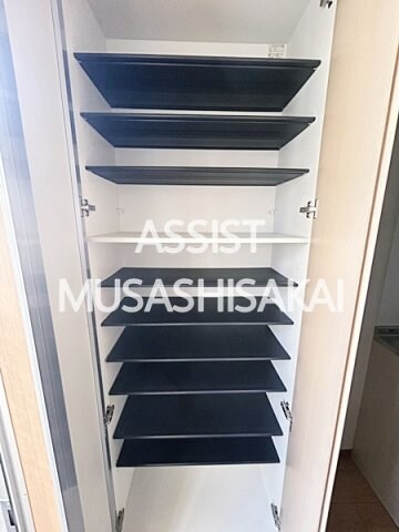 収納(写真：設備同仕様の参考写真です)