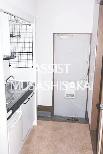 内装他(写真：設備同仕様の別号室です)