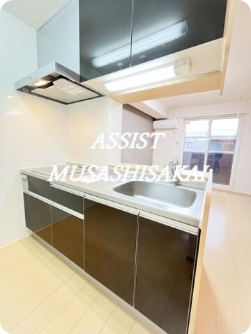 キッチン(室内写真：設備同仕様の参考写真です)