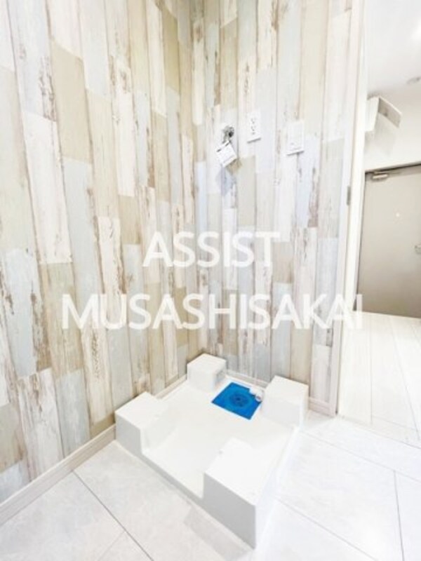 内装他(写真：設備同仕様の別号室です)