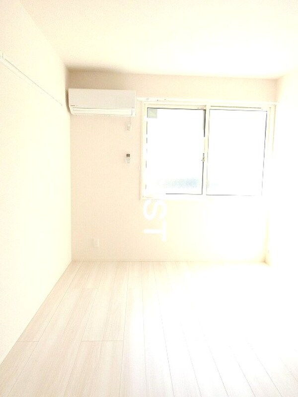 居室(写真：設備同仕様の参考写真です)
