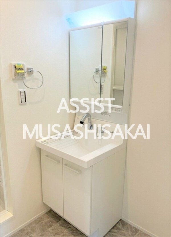 独立洗面台(写真：設備同仕様の別物件です)