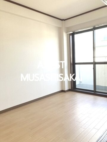 物件内観写真12　(写真：設備同仕様の別号室です)