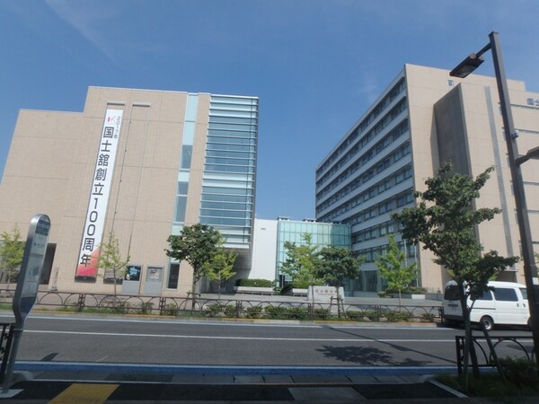 周辺環境(私立国士舘大学 2394m)