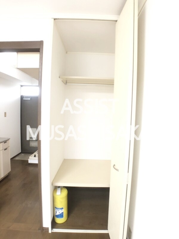 収納(写真：設備同仕様の別号室です)