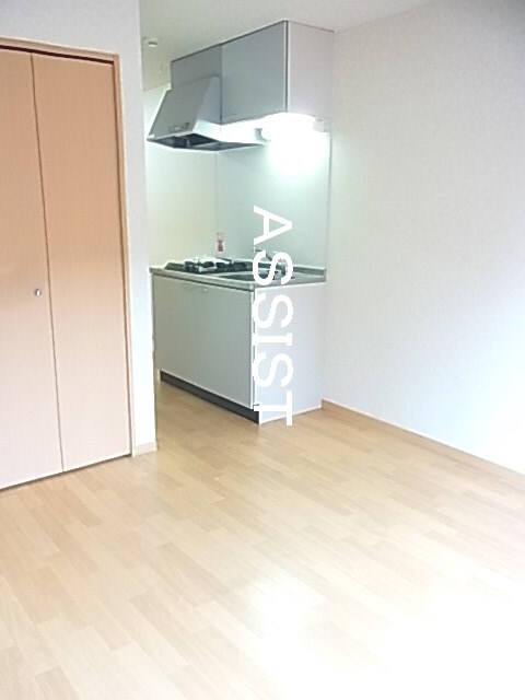 物件内観写真4　(室内写真：設備同仕様の別号室です)