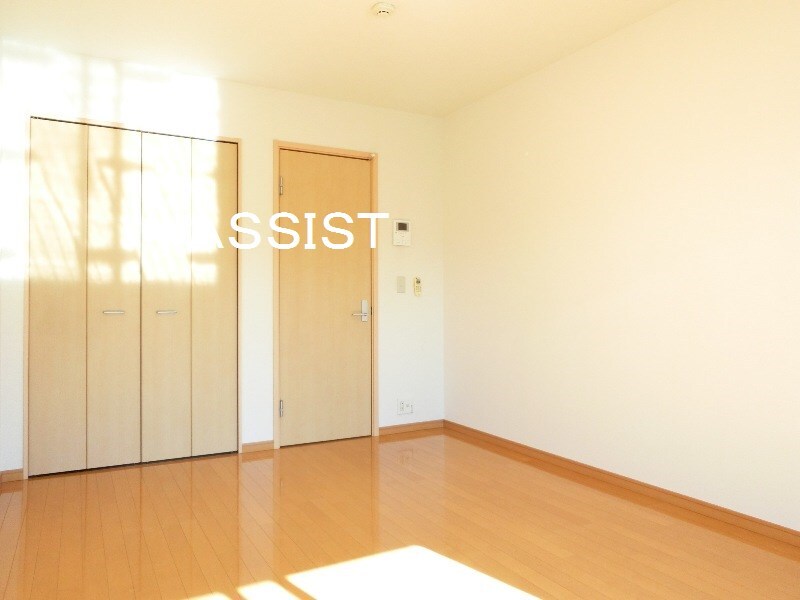 物件内観写真11　(写真：設備同仕様の別号室です)