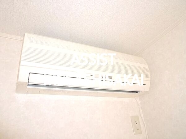 物件内観写真8　(写真：設備同仕様の別号室です)