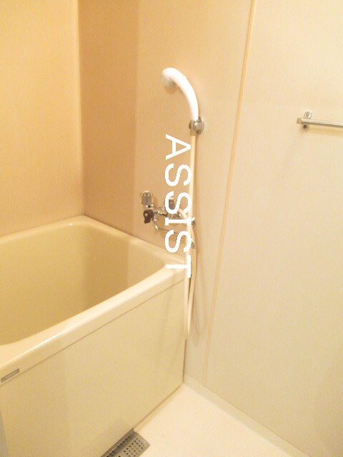 物件内観写真6　(写真：設備同仕様の別号室です)