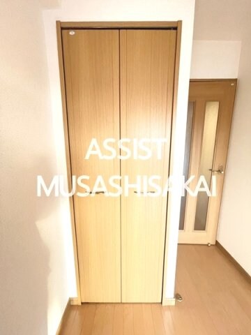 物件内観写真22　(写真：設備同仕様の別号室です)