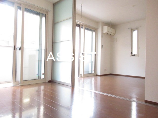 物件内観写真11　(写真：設備同仕様の別号室です)