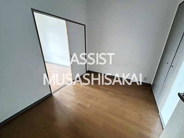 物件内観写真19　(写真：設備同仕様の別号室です)