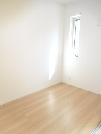 物件内観写真12　(写真：設備同仕様の別号室です)