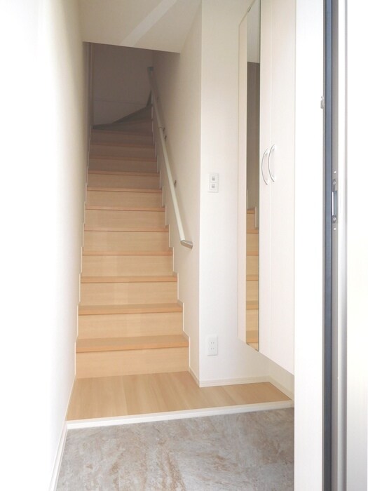 物件内観写真15　(写真：設備同仕様の別号室です)