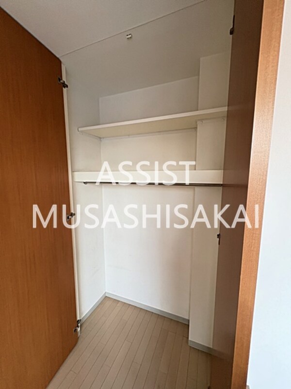 収納(写真：設備同仕様の別号室です)