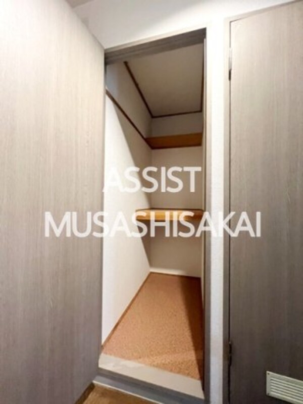 収納(同仕様：別号室参考写真)