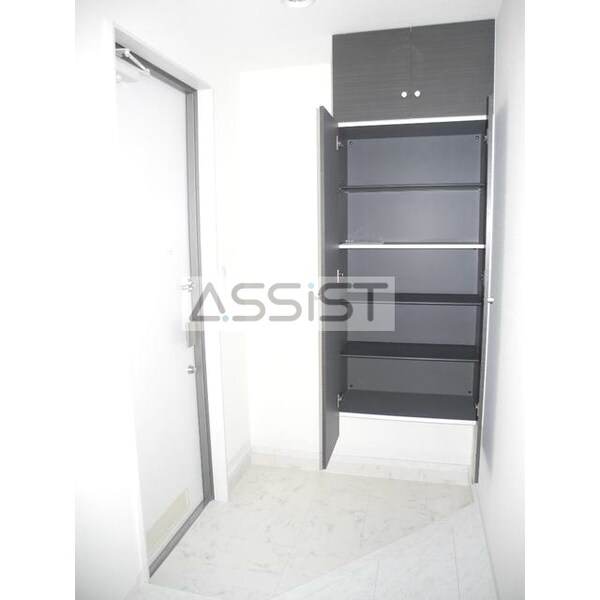 玄関(別号室の参考写真です)