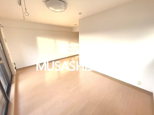 物件内観写真23　(写真：設備同仕様の別号室です)