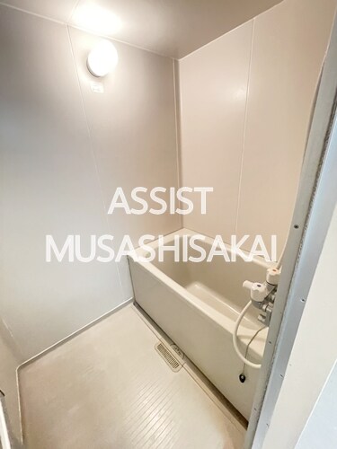 物件内観写真9　(写真：設備同仕様の別号室です)