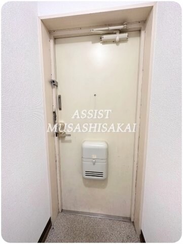 物件内観写真17　(写真：設備同仕様の別号室です)