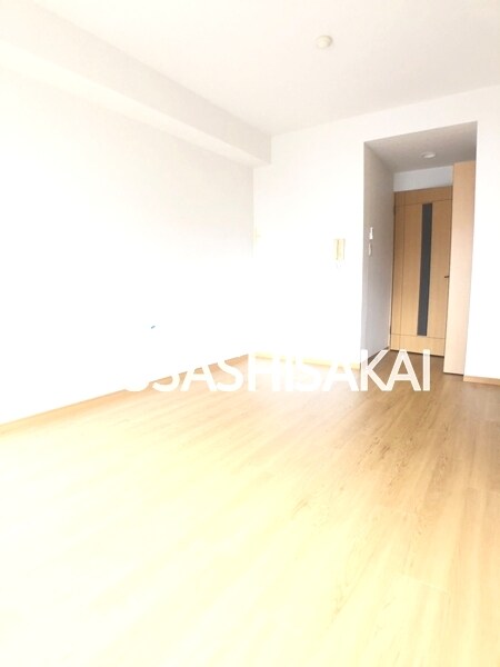 物件内観写真5　(写真：設備同仕様の別号室です)