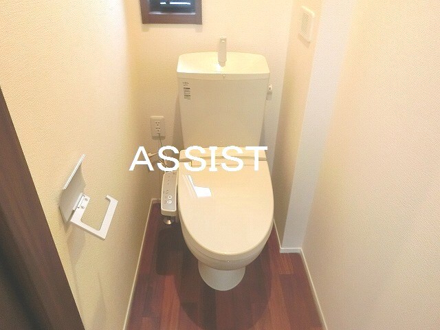 物件内観写真9　(写真：設備同仕様の別号室です)