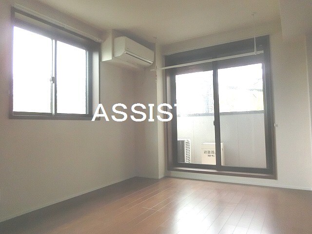 物件内観写真11　(写真：設備同仕様の別号室です)